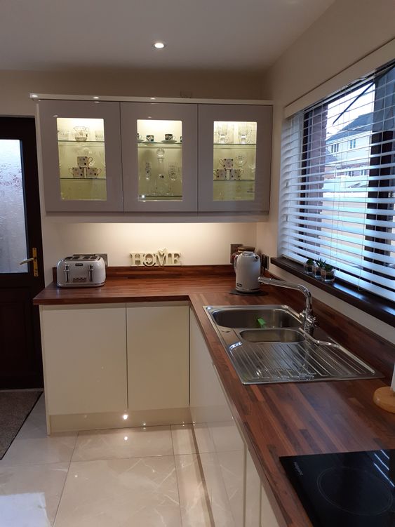 Bespoke Fitted Kitchens, Gloss Handleless Doors, STRABANE WHOLESALE LTD, Strabane, Co. Tyrone, 02871 382374