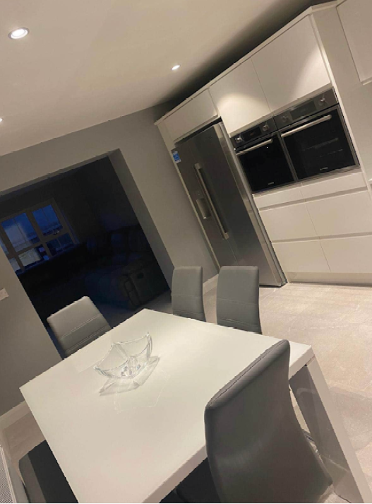 Bespoke Fitted Kitchens, Gloss Handleless Doors, STRABANE WHOLESALE LTD, Strabane, Co. Tyrone, 02871 382374