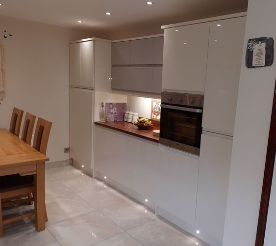 Bespoke Fitted Kitchens, Gloss Handleless Doors, STRABANE WHOLESALE LTD, Strabane, Co. Tyrone, 02871 382374