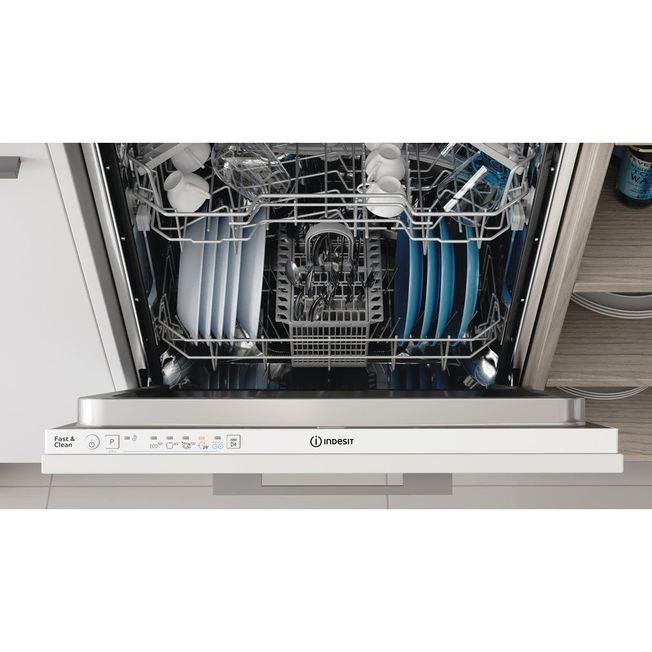 Indesit Integrated dishwasher: full size, white - D2I HL326 UK