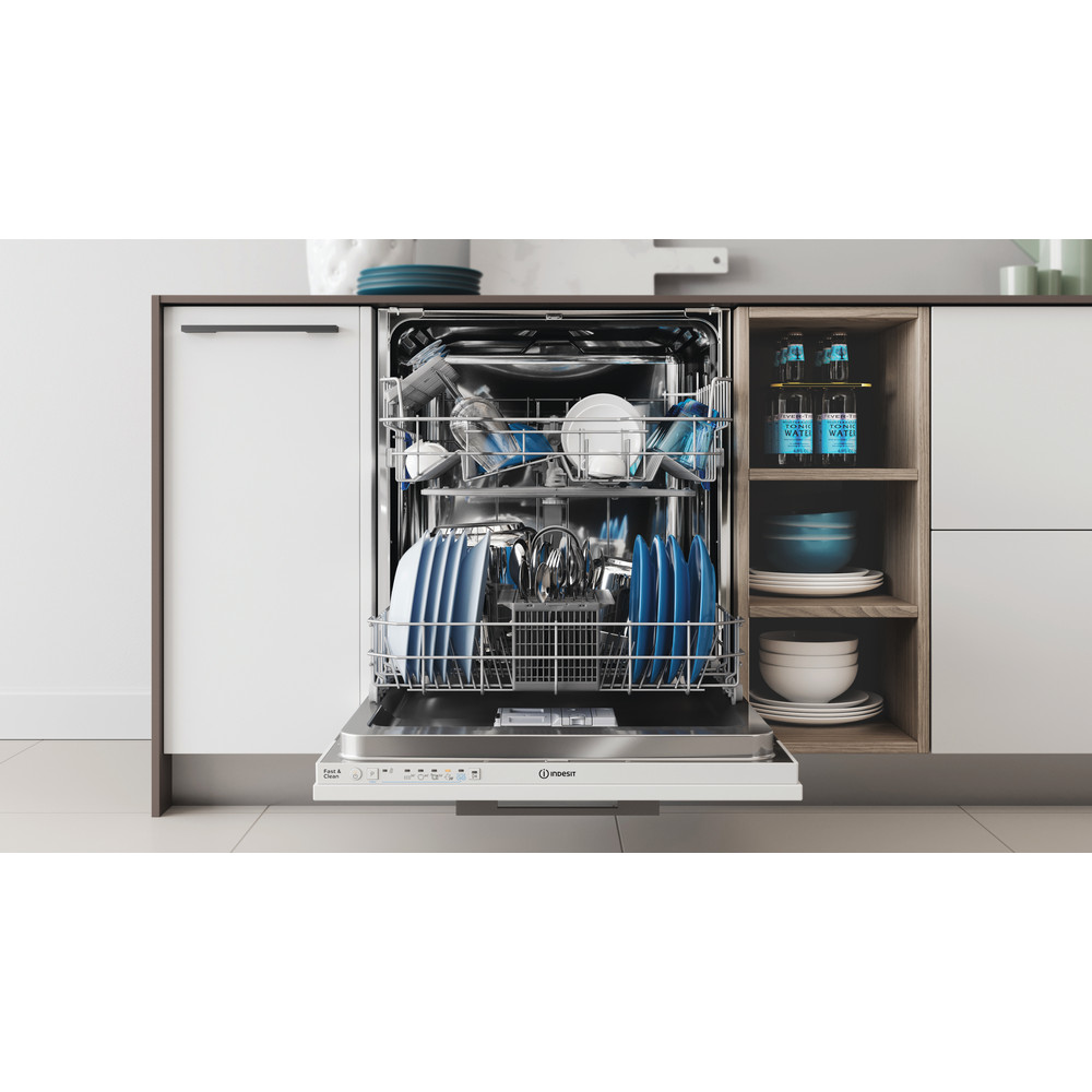 Indesit Integrated Dishwasher DIE2B19UK