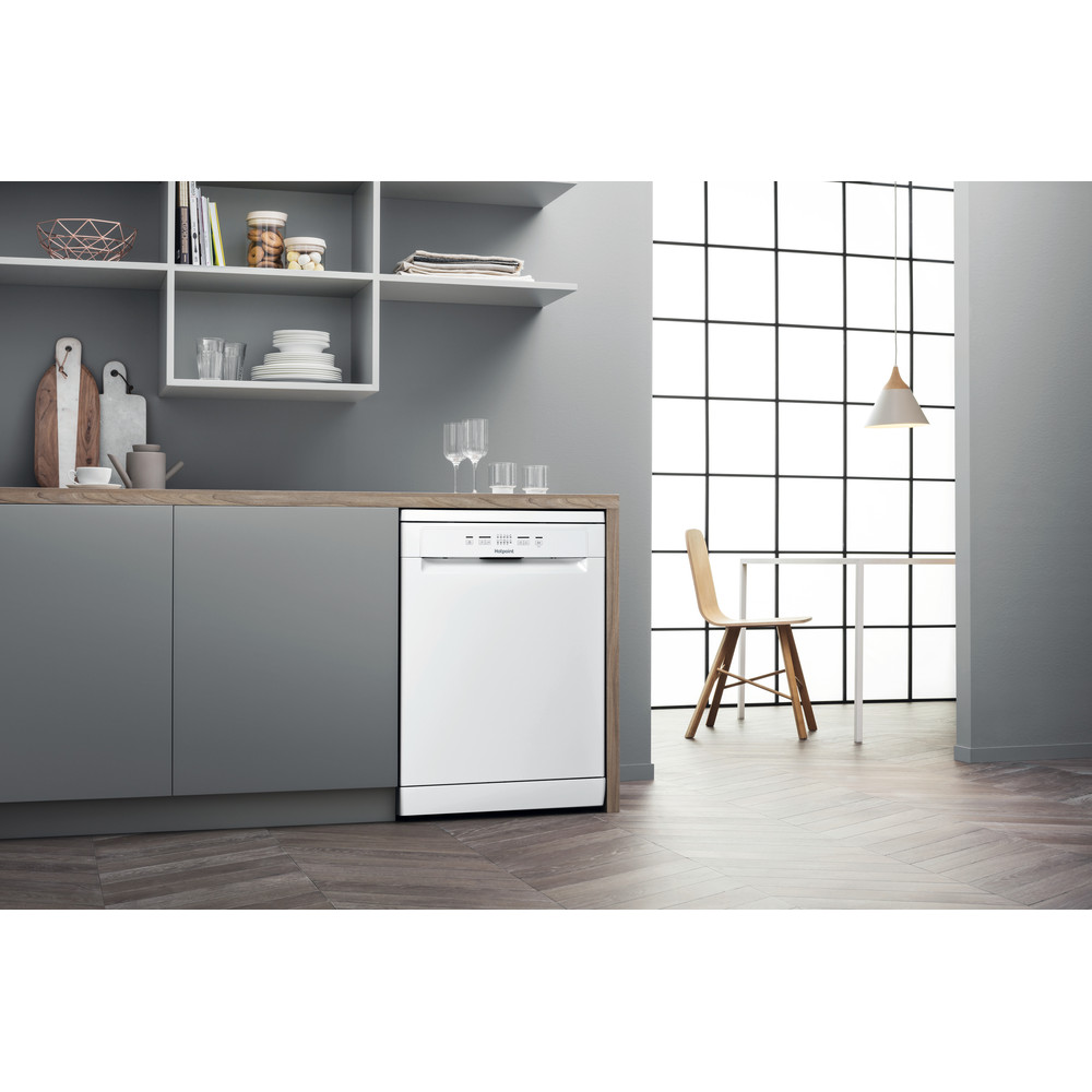 Hotpoint 60cm Aquarius Dishwasher in White 13 Place Set. A+AA HFC2B19UK